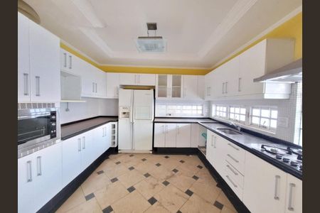Casa à venda com 267m², 4 quartos e 6 vagas Casa à venda com 267m², 4 quartos e 6 vagasFoto 01