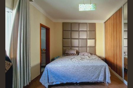 Casa à venda com 171m², 3 quartos e 4 vagas