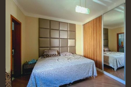 Casa à venda com 171m², 3 quartos e 4 vagas