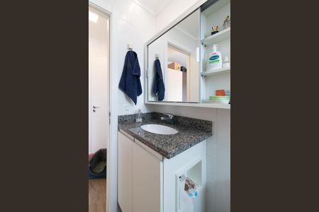 Apartamento à venda com 69m², 2 quartos e 2 vagasBanheiro do Quarto 2