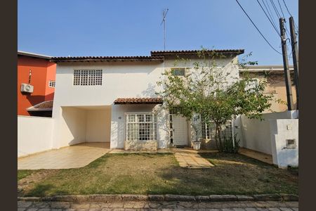 Casa de condomínio à venda com 190m², 3 quartos e 2 vagas Casa de condomínio à venda com 190m², 3 quartos e 2 vagasFoto 02