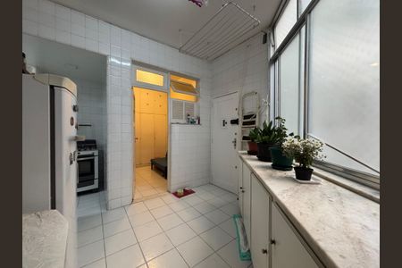 Apartamento à venda com 132m², 3 quartos e 1 vagaÁrea de serviço