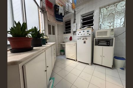 Apartamento à venda com 132m², 3 quartos e 1 vagaÁrea de serviço