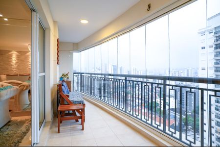 Apartamento à venda com 120m², 3 quartos e 2 vagasVaranda