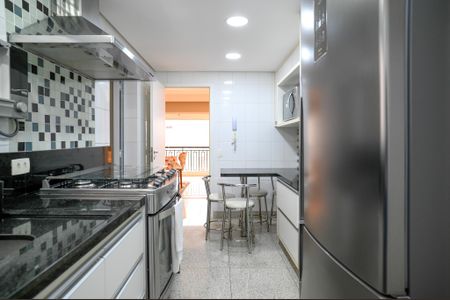 Apartamento à venda com 120m², 3 quartos e 2 vagasCozinha