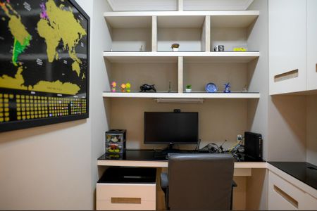 Apartamento à venda com 120m², 3 quartos e 2 vagasEscritório