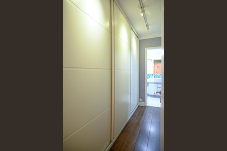 Apartamento à venda com 120m², 3 quartos e 2 vagasCloset  Suite