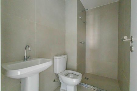 Apartamento à venda com 80m², 2 quartos e 1 vaga Apartamento à venda com 80m², 2 quartos e 1 vagaBanheiro da Suíte
