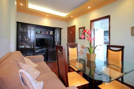 Apartamento à venda com 80m², 2 quartos e 1 vagaSala
