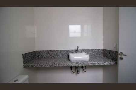 Apartamento à venda com 170m², 3 quartos e 3 vagas Apartamento à venda com 170m², 3 quartos e 3 vagasBanheiro da Suíte 1