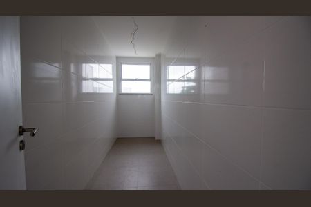 Apartamento à venda com 170m², 3 quartos e 3 vagas Apartamento à venda com 170m², 3 quartos e 3 vagasDespensa