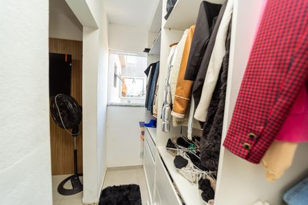 Apartamento à venda com 90m², 2 quartos e 1 vaga Apartamento à venda com 90m², 2 quartos e 1 vagaCloset do quarto 2