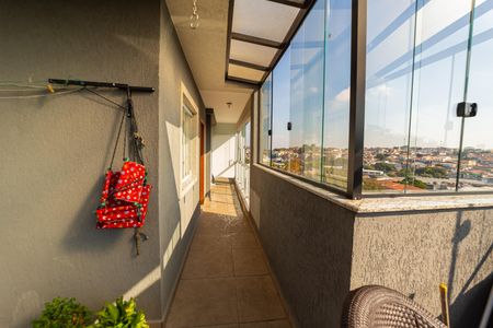 Apartamento à venda com 90m², 2 quartos e 1 vaga Apartamento à venda com 90m², 2 quartos e 1 vagaVaranda