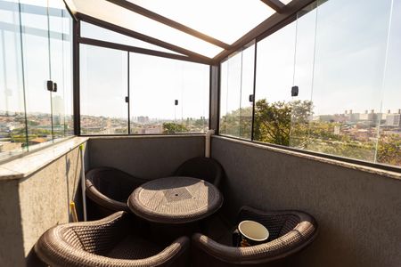 Apartamento à venda com 90m², 2 quartos e 1 vaga Apartamento à venda com 90m², 2 quartos e 1 vagaVaranda