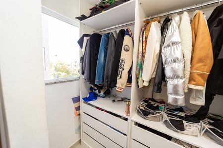 Apartamento à venda com 90m², 2 quartos e 1 vaga Apartamento à venda com 90m², 2 quartos e 1 vagaCloset do quarto 2