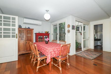 Casa à venda com 372m², 4 quartos e 4 vagasSala