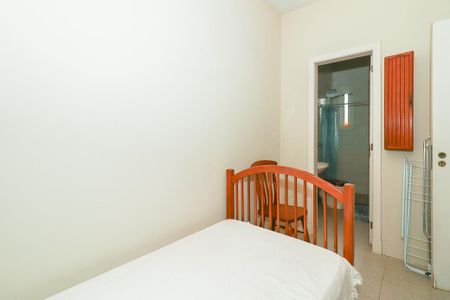 Casa à venda com 372m², 4 quartos e 4 vagasQuarto de Serviço