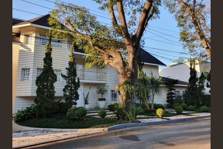Casa de condomínio à venda com 1100m², 5 quartos e 4 vagas Casa de condomínio à venda com 1100m², 5 quartos e 4 vagasFachada
