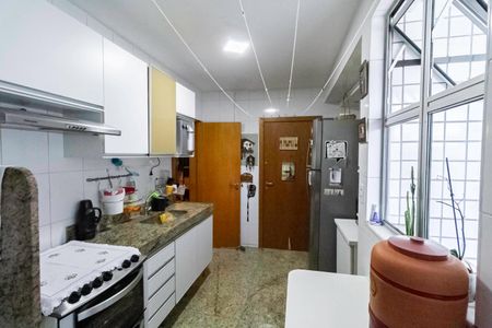 Apartamento à venda com 91m², 3 quartos e 2 vagas Apartamento à venda com 91m², 3 quartos e 2 vagasCozinha e Área de Serviço