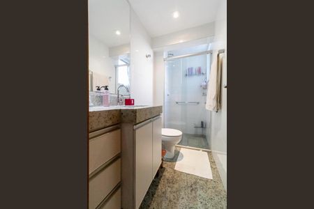 Apartamento à venda com 91m², 3 quartos e 2 vagas Apartamento à venda com 91m², 3 quartos e 2 vagasBanheiro social