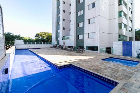 Apartamento à venda com 91m², 3 quartos e 2 vagas Apartamento à venda com 91m², 3 quartos e 2 vagasÁrea comum - Piscina