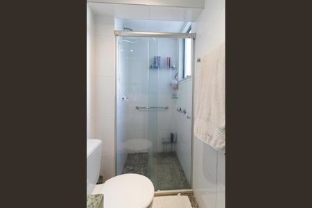 Apartamento à venda com 91m², 3 quartos e 2 vagas Apartamento à venda com 91m², 3 quartos e 2 vagasBanheiro social