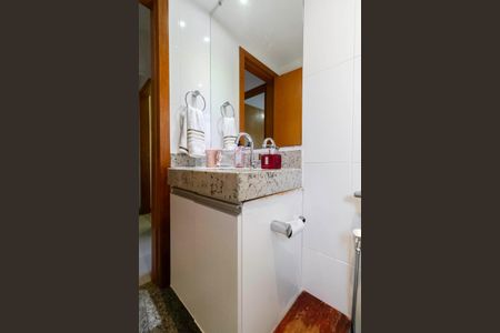 Apartamento à venda com 91m², 3 quartos e 2 vagas Apartamento à venda com 91m², 3 quartos e 2 vagasBanheiro social
