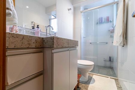 Apartamento à venda com 91m², 3 quartos e 2 vagas Apartamento à venda com 91m², 3 quartos e 2 vagasBanheiro social