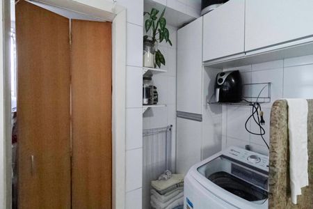 Apartamento à venda com 91m², 3 quartos e 2 vagas Apartamento à venda com 91m², 3 quartos e 2 vagasCozinha e Área de Serviço