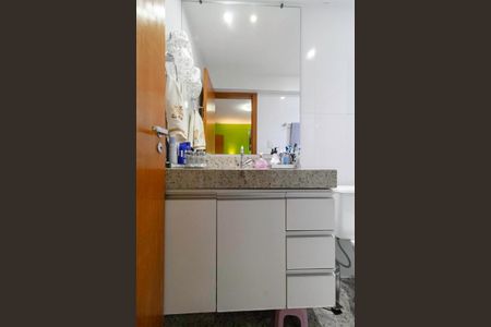 Apartamento à venda com 91m², 3 quartos e 2 vagas Apartamento à venda com 91m², 3 quartos e 2 vagasBanheiro da suíte