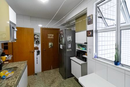 Apartamento à venda com 91m², 3 quartos e 2 vagas Apartamento à venda com 91m², 3 quartos e 2 vagasCozinha e Área de Serviço