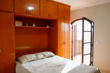 Casa à venda com 139m², 5 quartos e 2 vagasSuíte