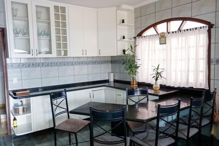 Casa à venda com 139m², 5 quartos e 2 vagasCozinha