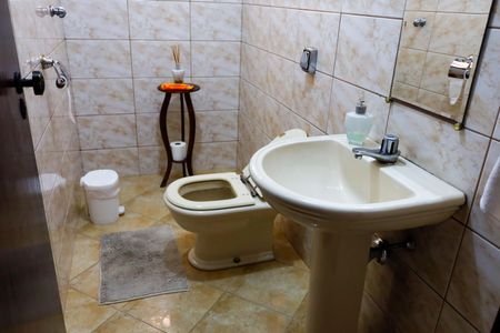 Casa à venda com 139m², 5 quartos e 2 vagasLavabo