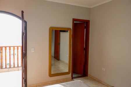 Casa à venda com 139m², 5 quartos e 2 vagasSuíte