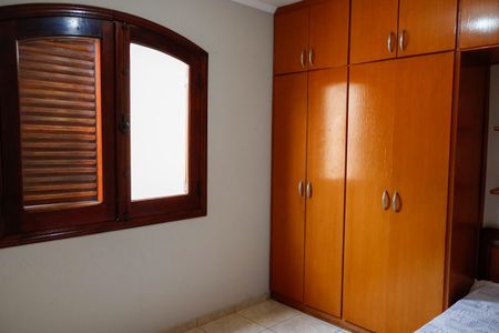 Casa à venda com 139m², 5 quartos e 2 vagasQuarto 2