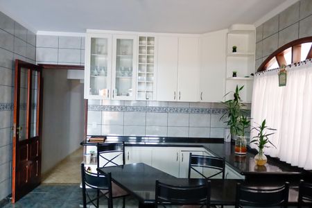 Casa à venda com 139m², 5 quartos e 2 vagasCozinha