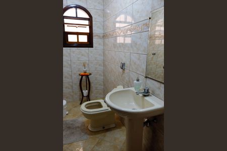 Casa à venda com 139m², 5 quartos e 2 vagasLavabo