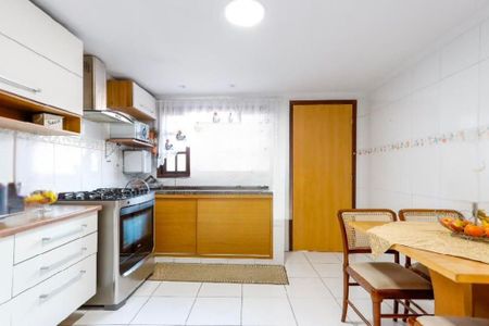 Casa à venda com 320m², 3 quartos e 3 vagas Casa à venda com 320m², 3 quartos e 3 vagasFoto 07
