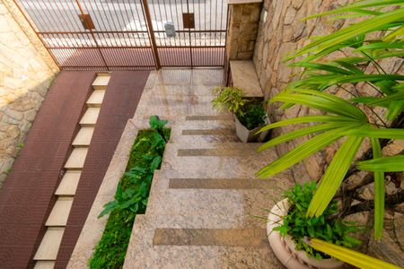 Casa à venda com 201m², 3 quartos e 4 vagas Casa à venda com 201m², 3 quartos e 4 vagasEntrada