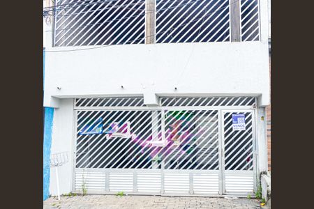 Casa à venda com 186m², 2 quartos e sem vaga Casa à venda com 186m², 2 quartos e sem vagaFachada