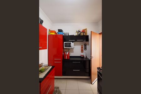 Casa à venda com 139m², 3 quartos e 2 vagas Casa à venda com 139m², 3 quartos e 2 vagasCozinha