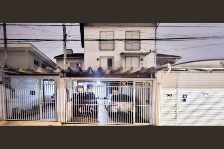 Casa à venda com 139m², 3 quartos e 2 vagas Casa à venda com 139m², 3 quartos e 2 vagasFachada