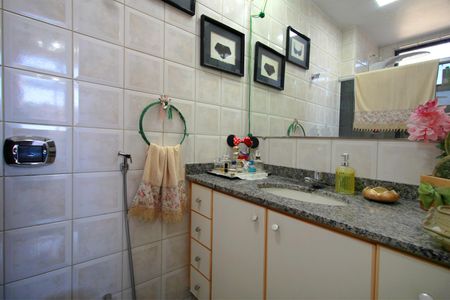 Apartamento à venda com 150m², 4 quartos e 2 vagasBanheiro do Quarto 1