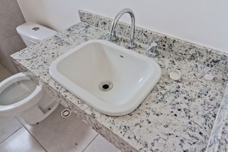 Apartamento à venda com 83m², 3 quartos e 2 vagas Apartamento à venda com 83m², 3 quartos e 2 vagasBanheiro da Suíte