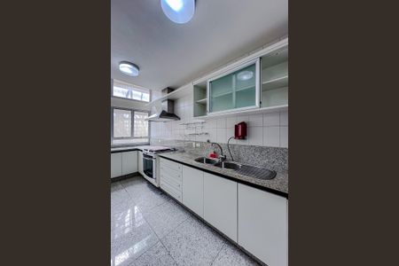 Casa para alugar com 400m², 3 quartos e 5 vagasCozinha