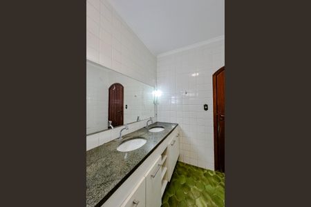 Casa para alugar com 400m², 3 quartos e 5 vagasBanheiro