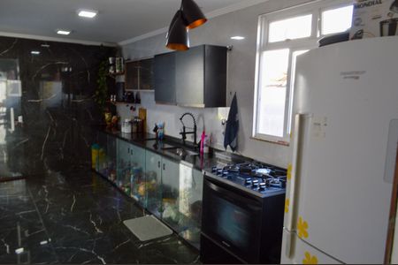 Casa de condomínio à venda com 160m², 3 quartos e 1 vaga Casa de condomínio à venda com 160m², 3 quartos e 1 vagaCozinha