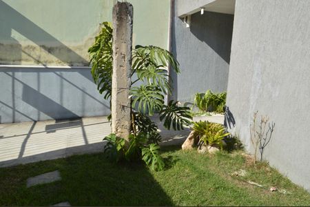 Casa de condomínio à venda com 160m², 3 quartos e 1 vaga Casa de condomínio à venda com 160m², 3 quartos e 1 vagaJardim