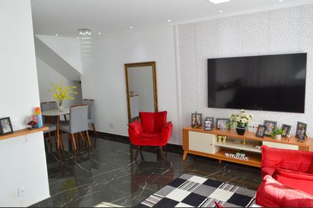 Casa de condomínio à venda com 160m², 3 quartos e 1 vaga Casa de condomínio à venda com 160m², 3 quartos e 1 vagaSala